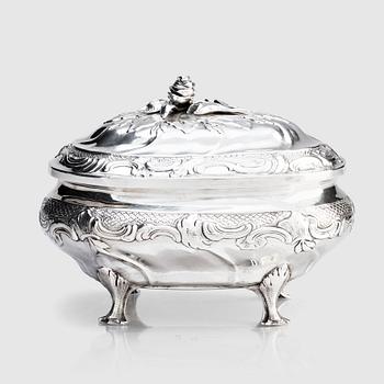 236. A Swedish 18th century silver sugar-casket, mark of Kilian Kelson, Stockholm 1760.