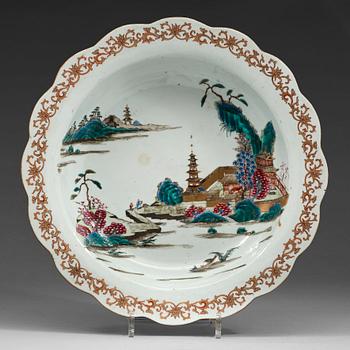 633. A famille rose basin, Qing dynasty, Qianlong (1736-95).