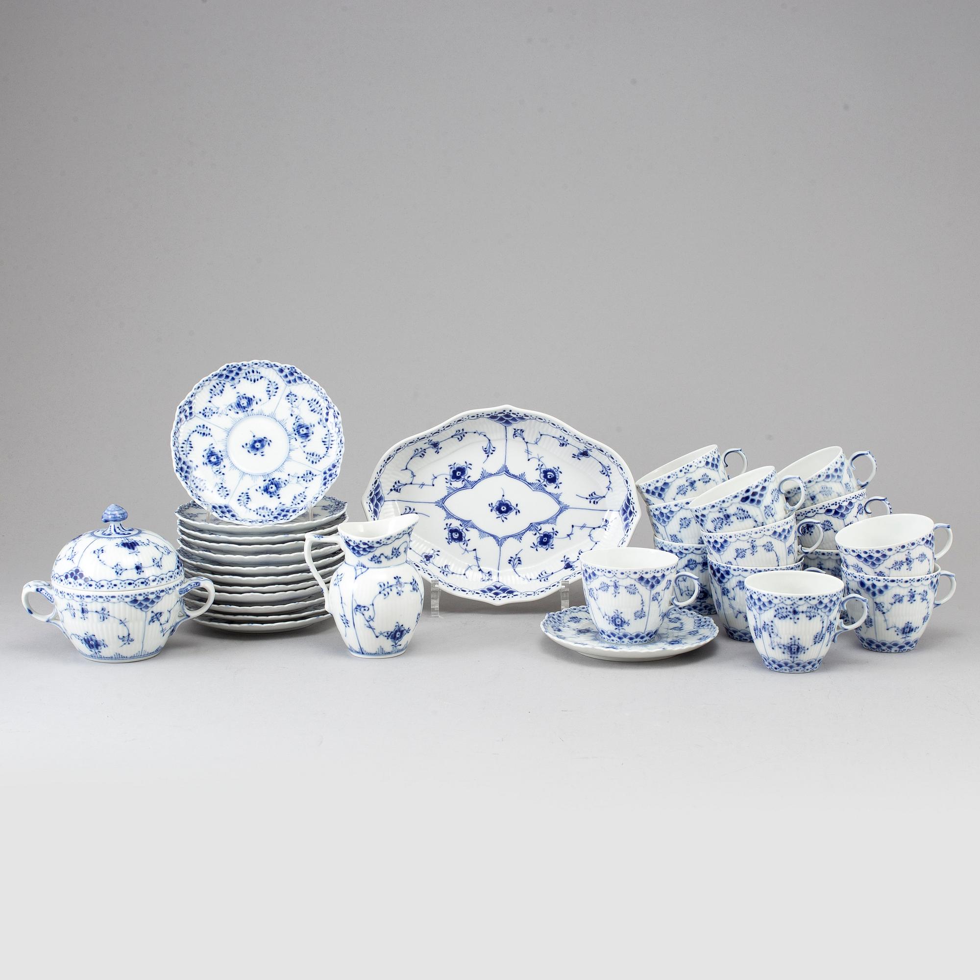 ROYAL COPENHAGEN, kaffeservis, 16 delar, porslin. "Musselmalet" Halvblonde, Danmark, 1900-talets andra hälft.