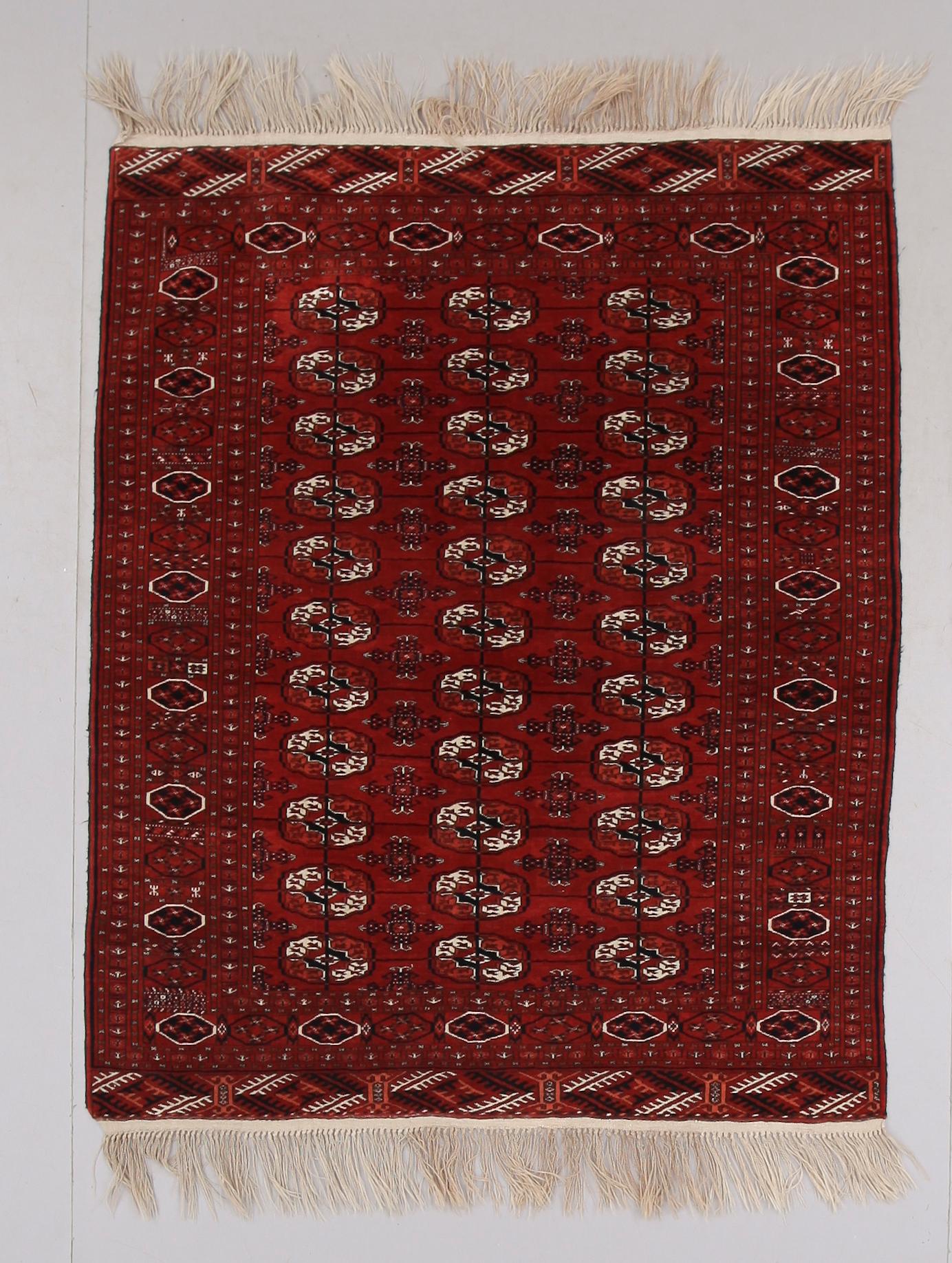 MATTA, old, Bochara. Ca 177 x 145 cm.