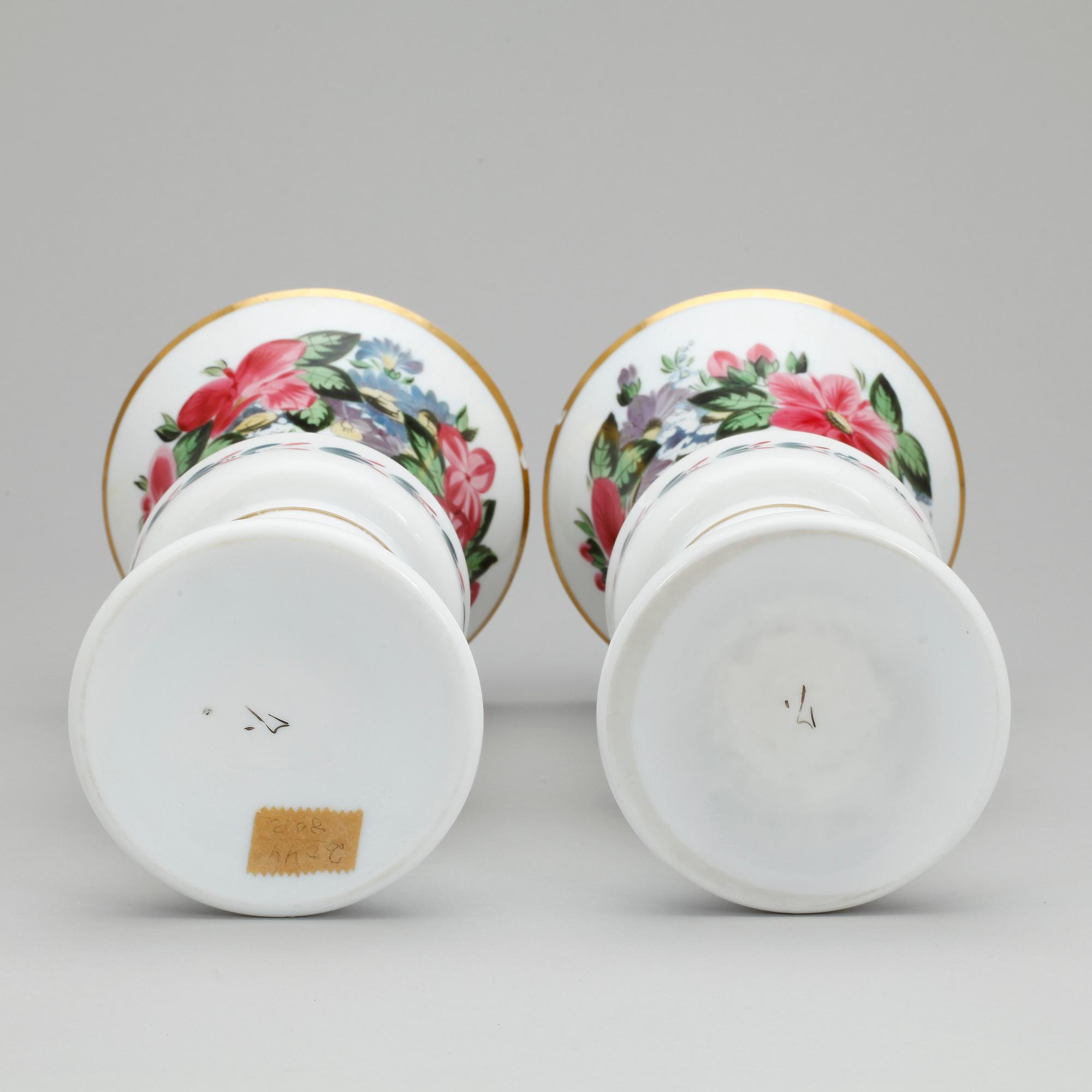 VASER, ett par, opalinglas, sent 1800-tal.