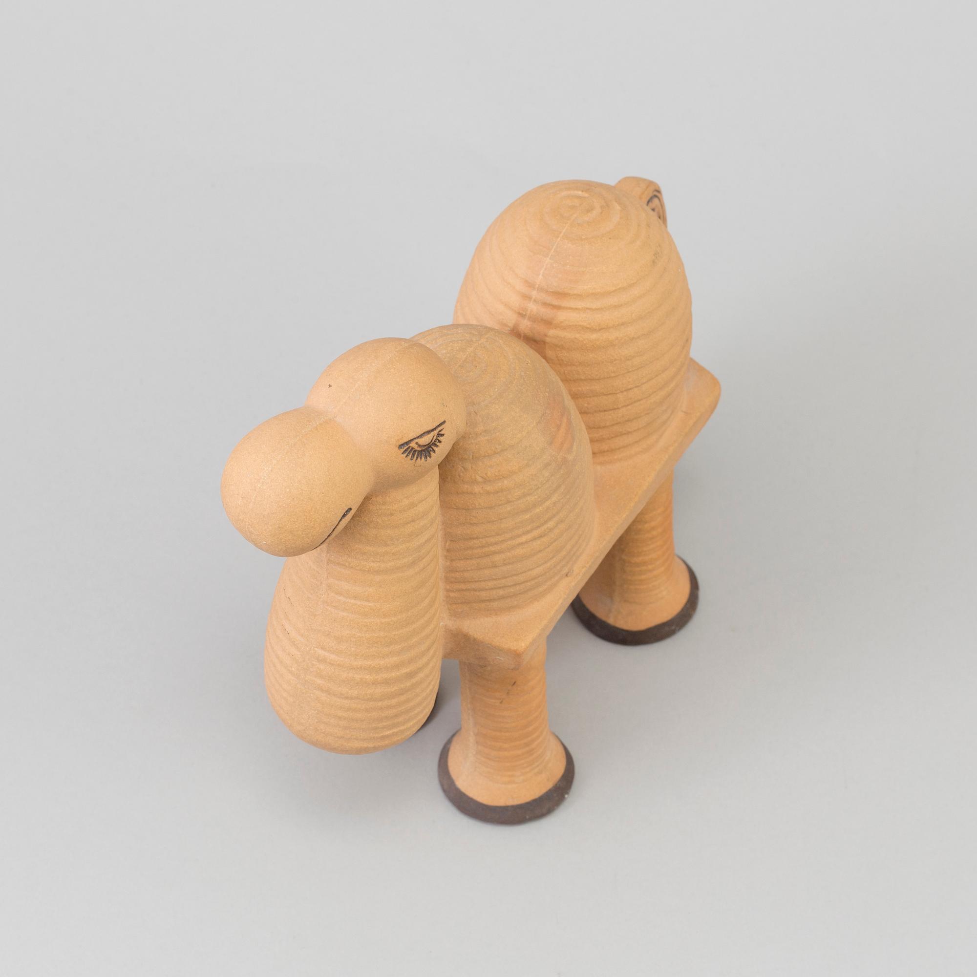 LISA LARSON,  figurin, stengods, "Kamel", ur serien "Jura", Gustavsberg. Formgiven 1971.