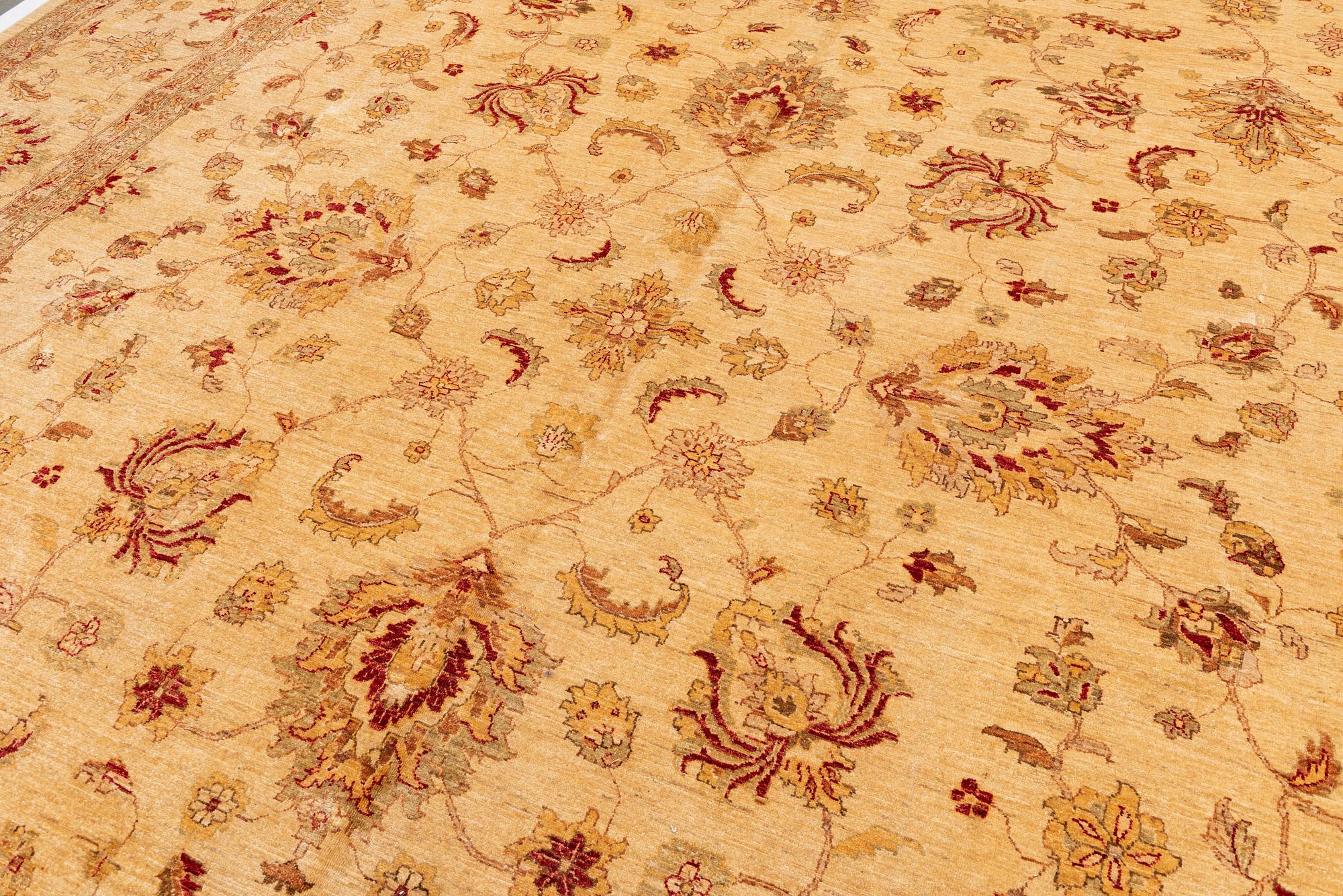 A Peshawar/Lahore carpet, ca 602 x 397 cm.