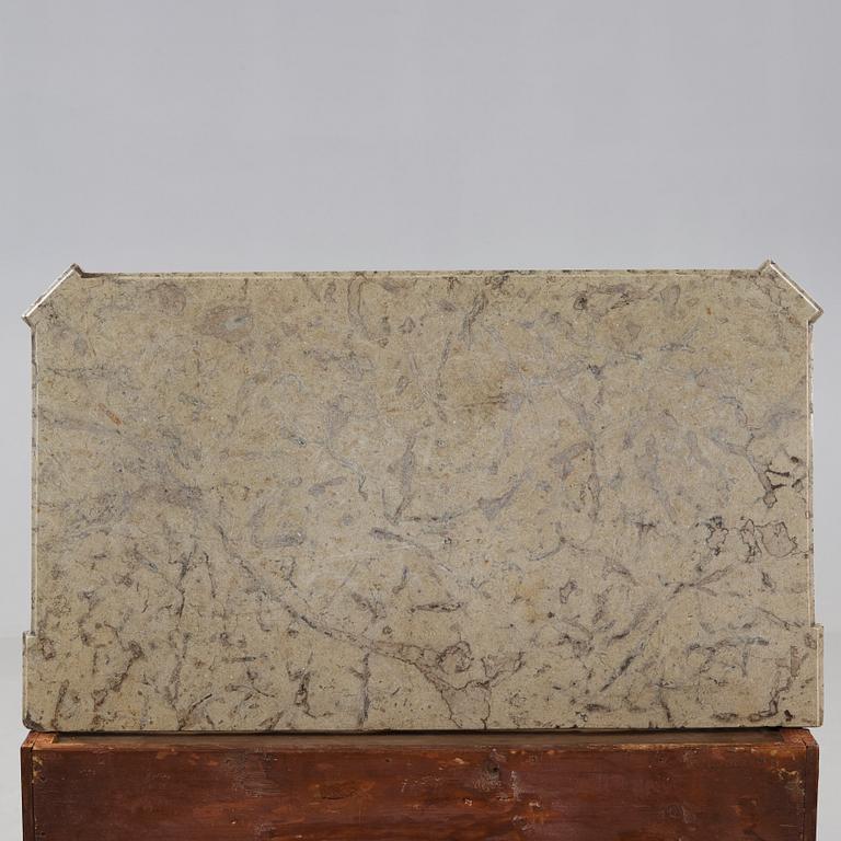 BYRÅ. Sengustaviansk, 1700-talets slut.