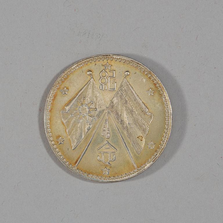 A box with five silver coins, Republic, early 20th Century.