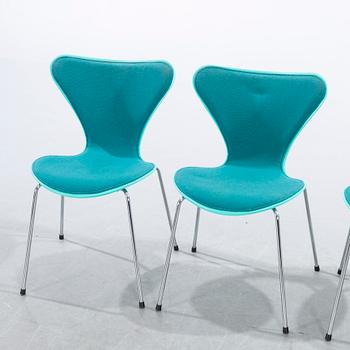 ARNE JACOBSEN, Four "Sjuan" chairs, Fritz Hansen, Denmark, 1992.