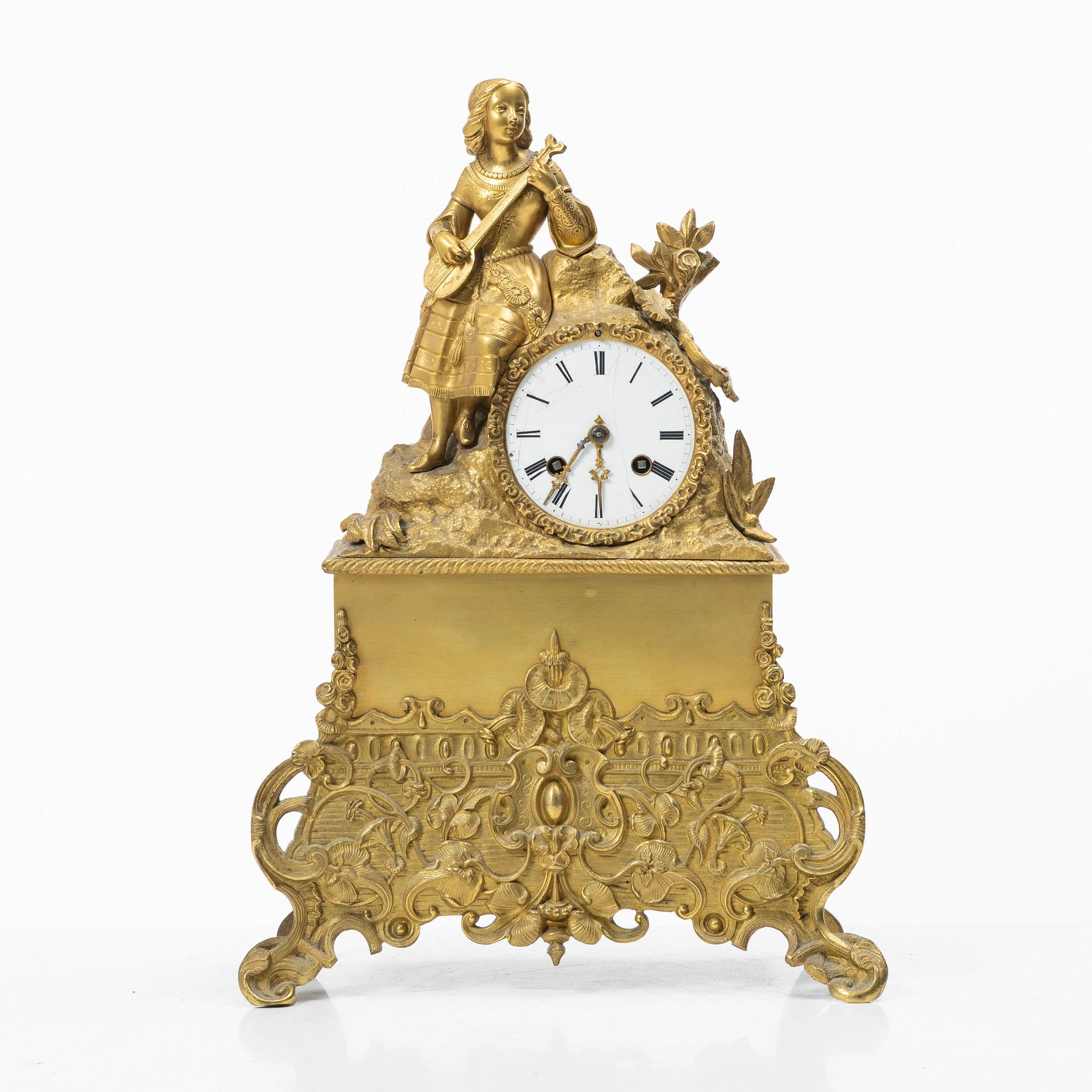 A table pendulum clock, late 19th century.