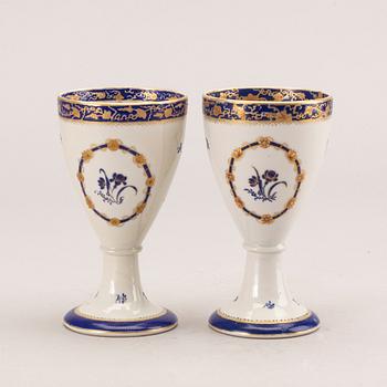 A set of two enameled goblets, Qing dynasty, circa 1800.