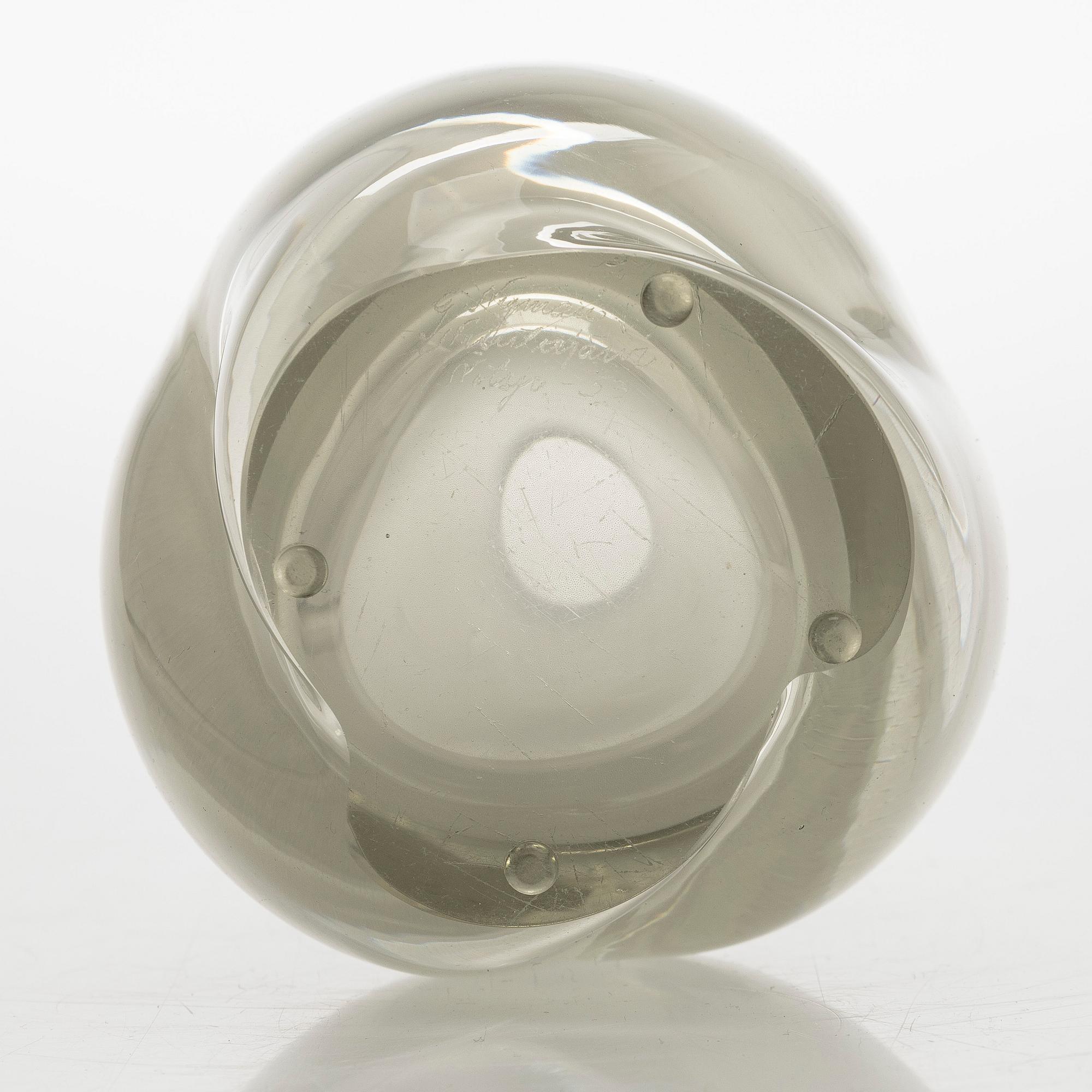 Gunnel Nyman, vas, modell "GN 35", signerad G. Nyman Nuutajärvi Notsjö -53.