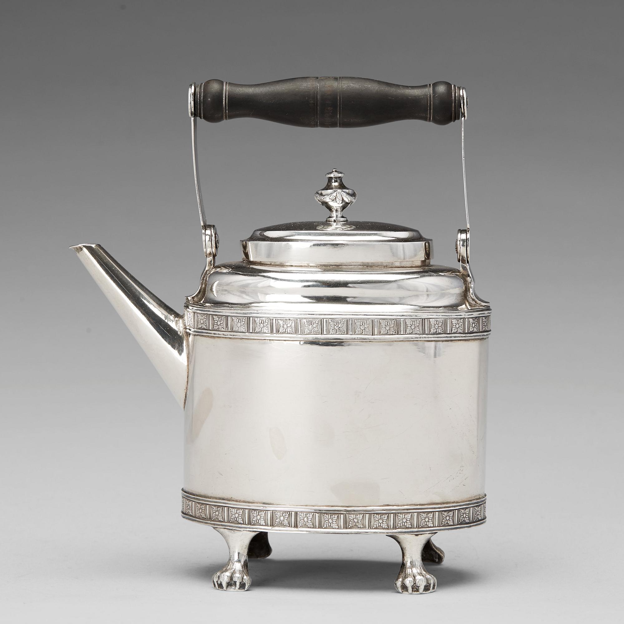 A Swedish Gustavian silver tea-pot, mark of Magnus Ljungqvist, Kristianstad 1796.