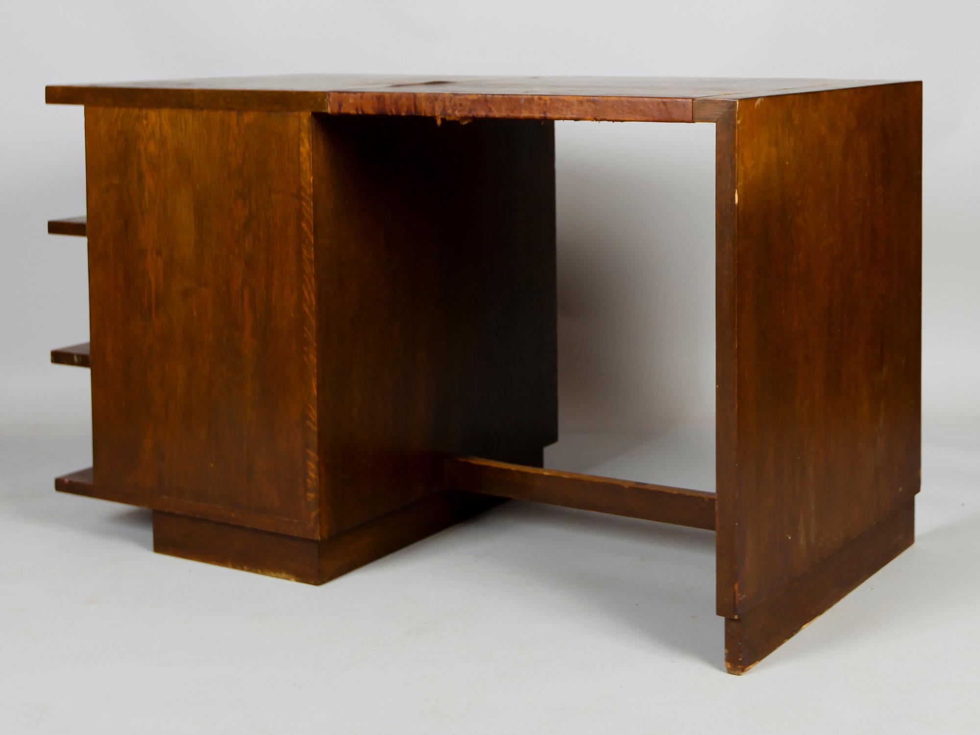 SKRIVBORD, 1900-talets första hälft.