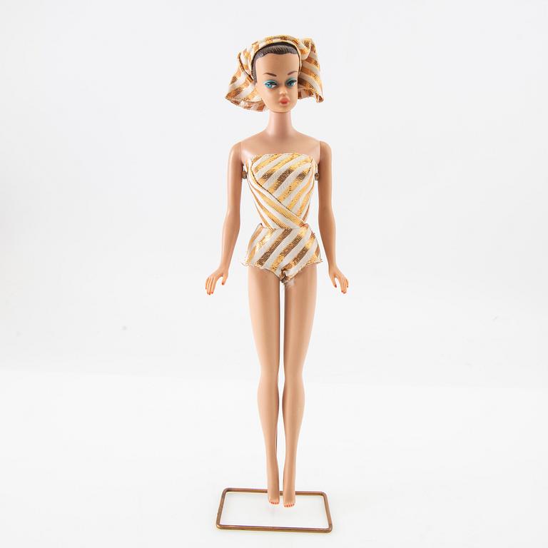 Barbie, doll, vintage "No. 870 Fashion Queen", with clothes, Mattel 1960s.