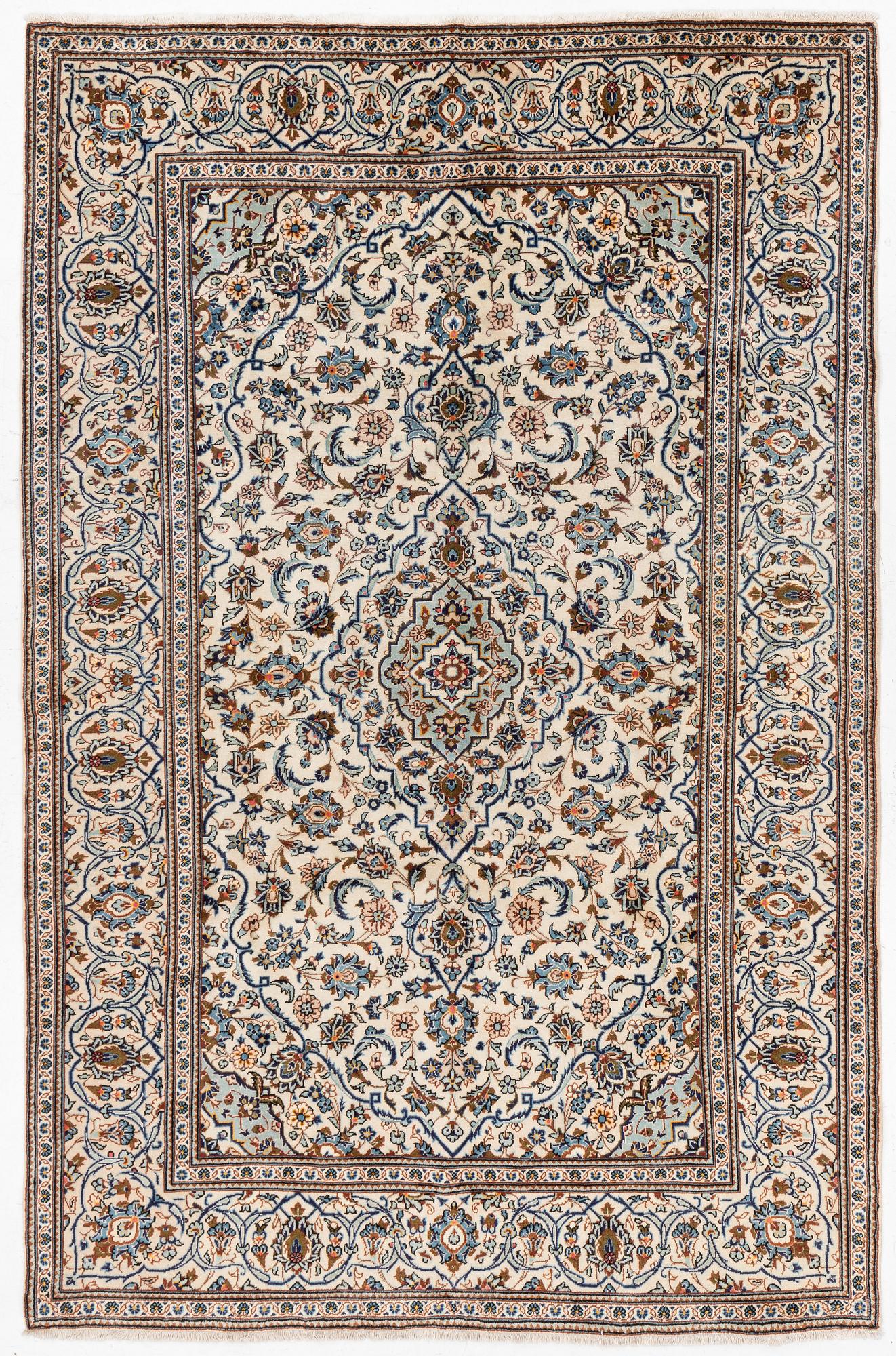 A Keshan carpet, c. 295 x 195 cm.