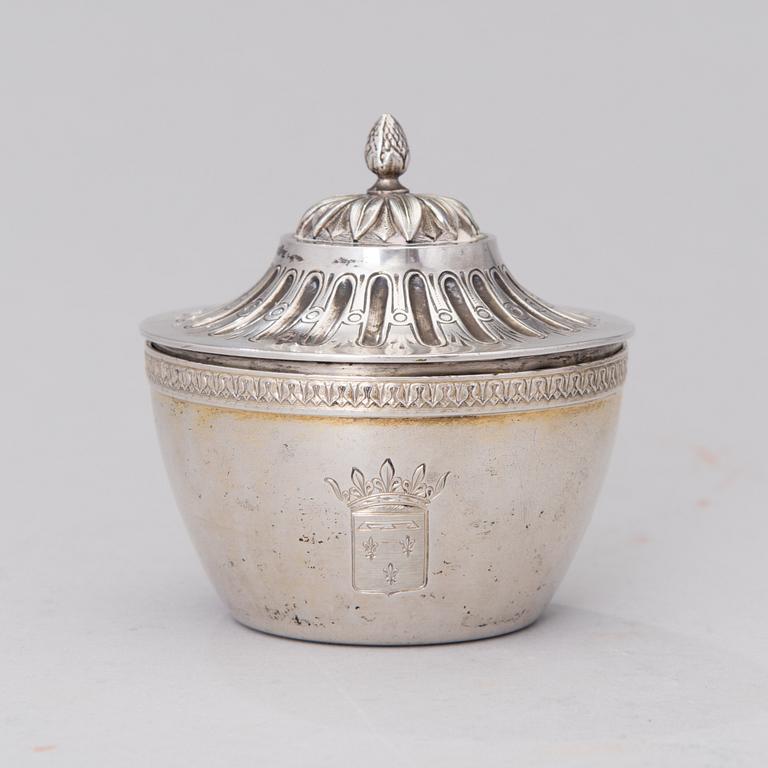 English sterling silver brandy pan with lid, Jonathan Hayne, 1816/1821-1836. Total weight 170 g.