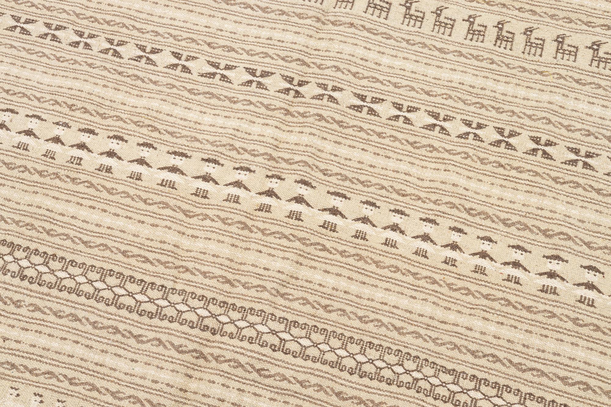 Kelim, India, approx. 305 x 190 cm.