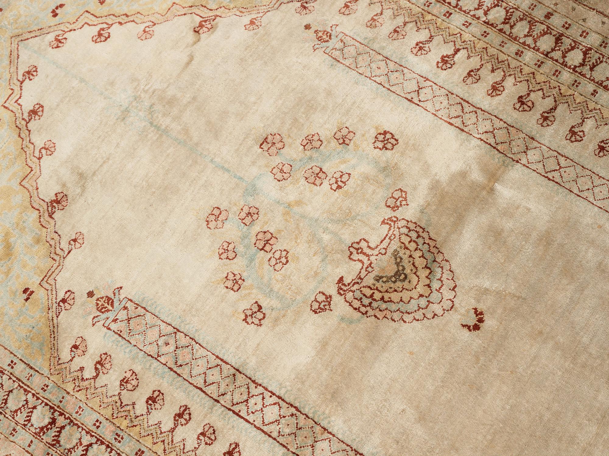 MATTO, an antique silk Tabriz, ca 165 x 118,5-111,5 cm.