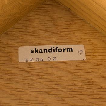 JONAS LINDVALL, stolar samt bord, "Papa", Scandiform, 2000-tal.