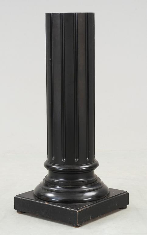 PIEDESTAL, 1900-talets första hälft.