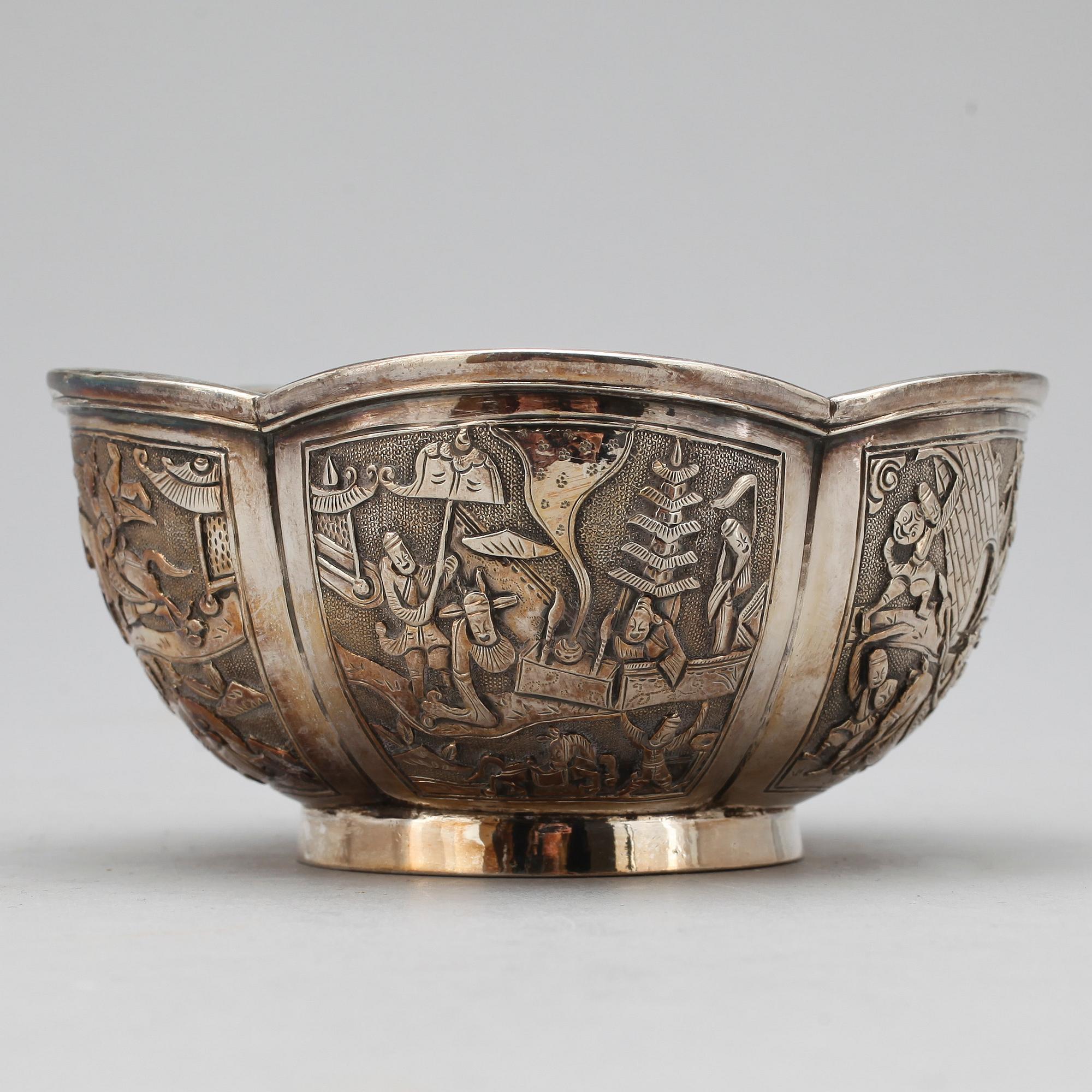 SKÅL, silver, Kina, sannolikt omkring sekelskiftet 1900. Total vikt ca 209g.