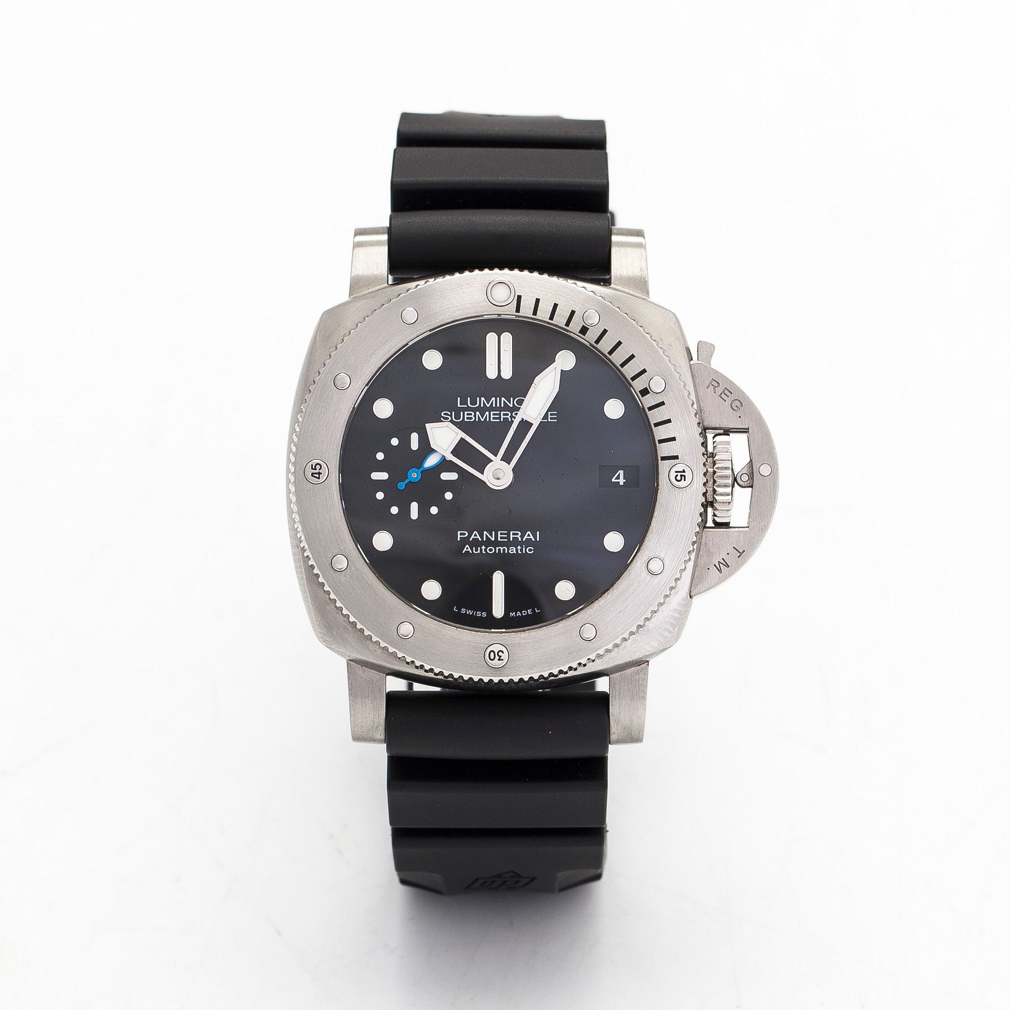 Panerai, Luminor Submersible, wristwatch, 42 mm.