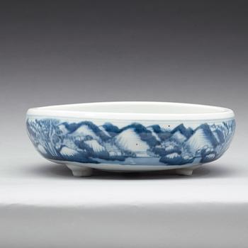 A blue and white censer, Qing dynasty (1644-1912).