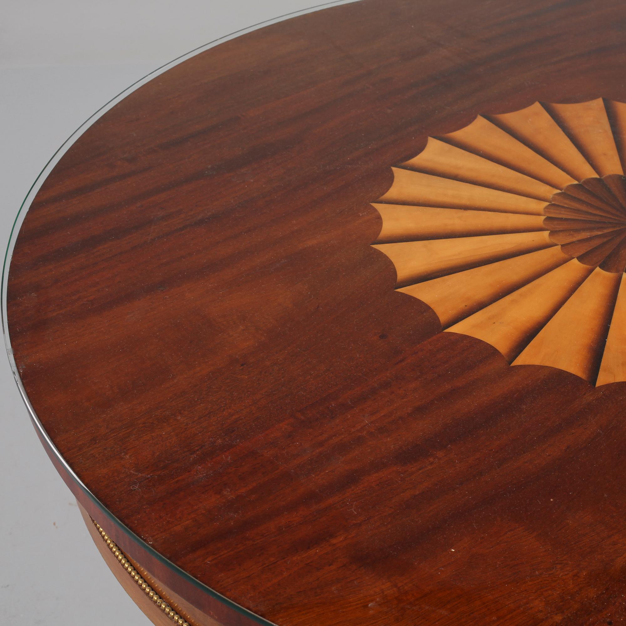 SALONGSBORD, empirestil, 1900-talets första hälft.