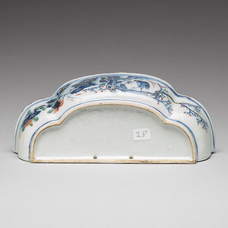 A blue and white and enamelled basin, Qing dynasty, 18th Century.