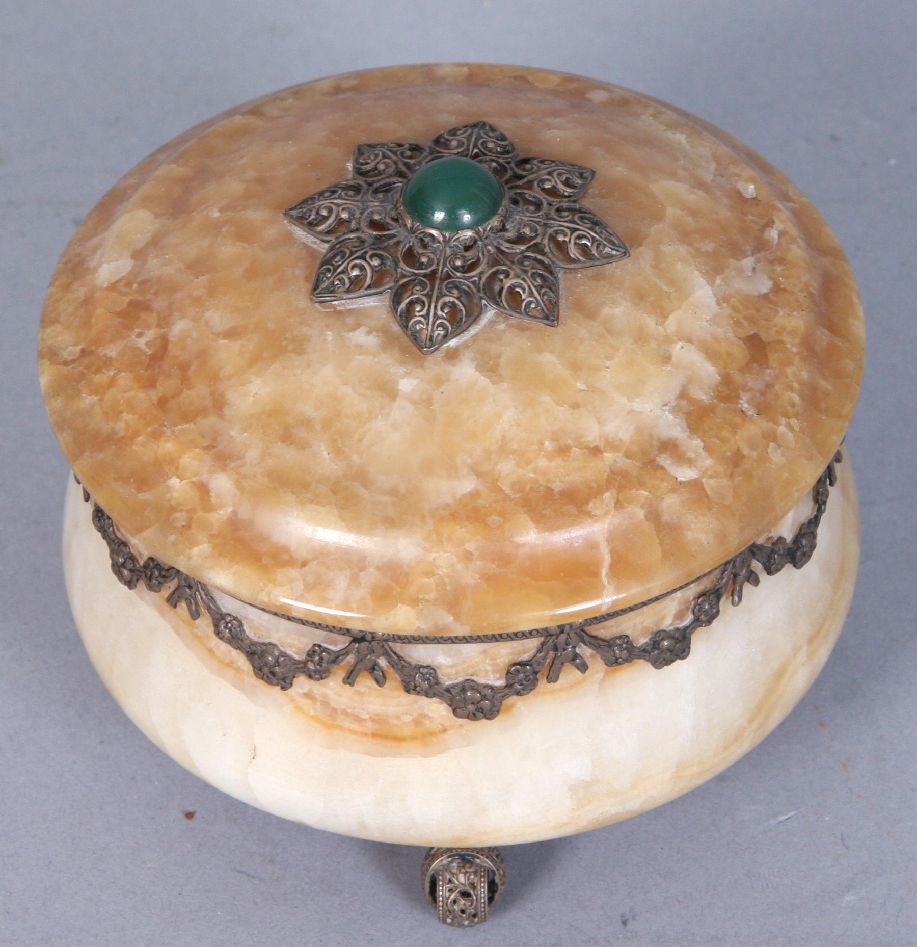 LOCKDOSA, låghaltigt silver samt sten, 1900-tal.
