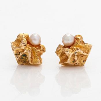 Björn Weckström, earrings, “Saana”, cultured pearls, 14K gold. Lapponia 1975.