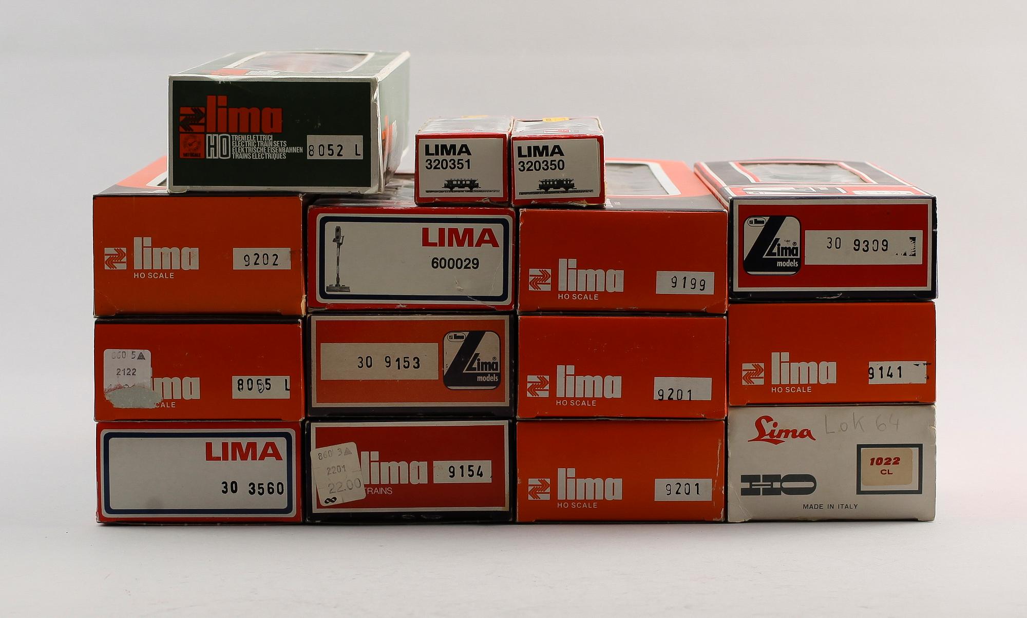 SAMLING MODELLTÅGSDELAR, 16 delar, Lima, Italien.