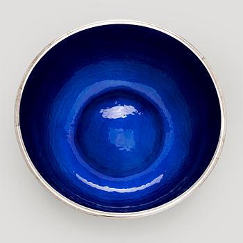 A. Tillander, malja, sterlinghopeaa ja emalia. Turku 2005.