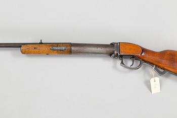 An Oscar Will "Bugelspanner" air rifle, ca 1915.