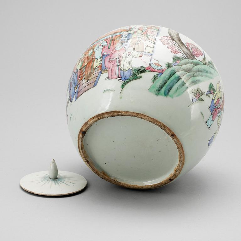 URNA MED LOCK, porslin, Kina, 1800-tal.