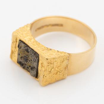 Björn Weckström, ring "Guldsten", 18K guld och malm, Finland 1981.