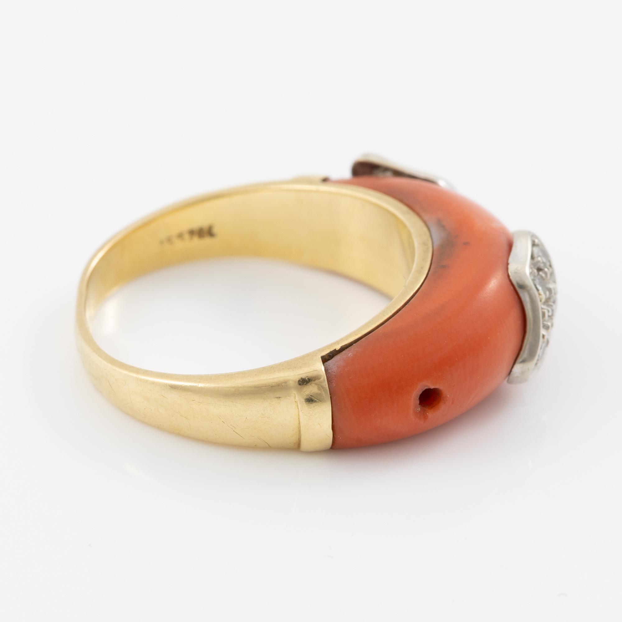 Ring, 18K gold with coral and octagon-cut diamonds.