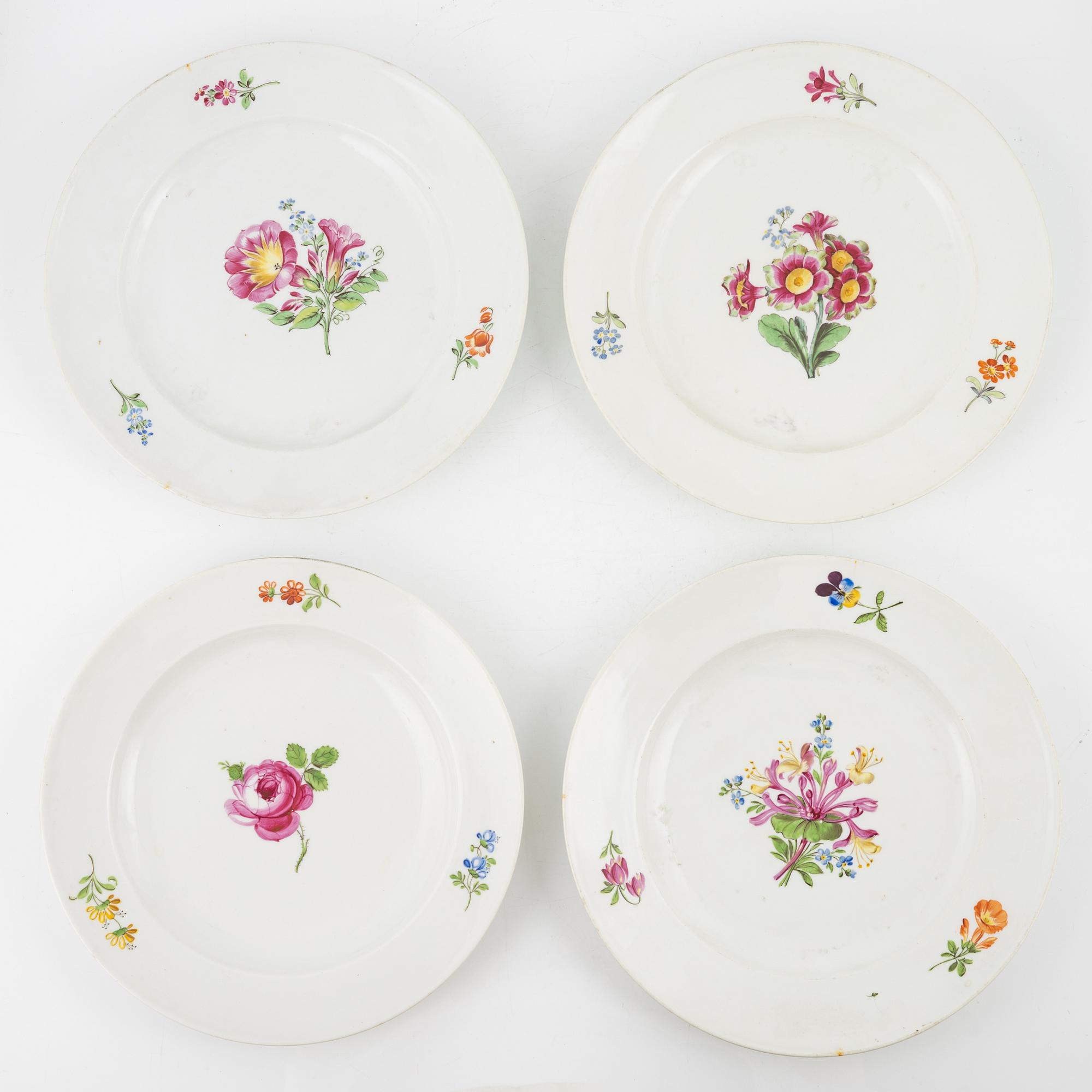 Tallrikar, 12 stycken, porslin. Meissen, 17/1800-tal.