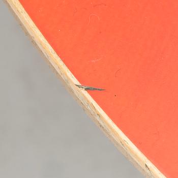 ALVAR AALTO, PÖYTÄ, 1960/70-luku ja TUOLIA, 4 kpl malli 69, Artek, 2000-luku.