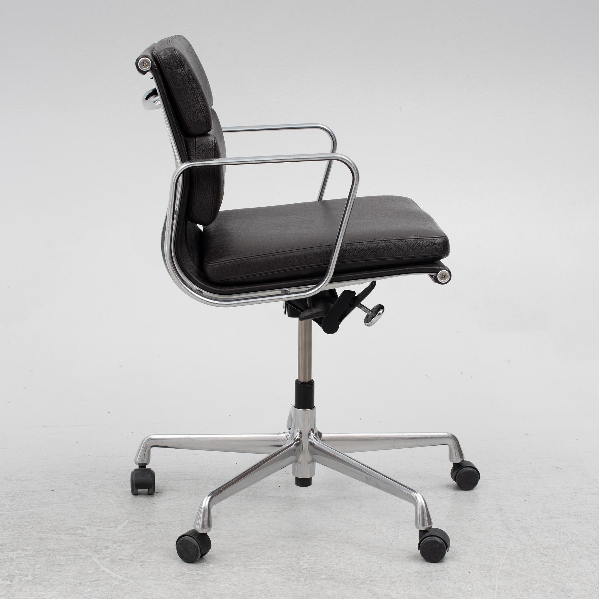 Charles & Ray Eames, office chair, "Soft Pad Chair EA217", Vitra.