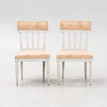 A pair of Gustavian chairs, around the year 1800.