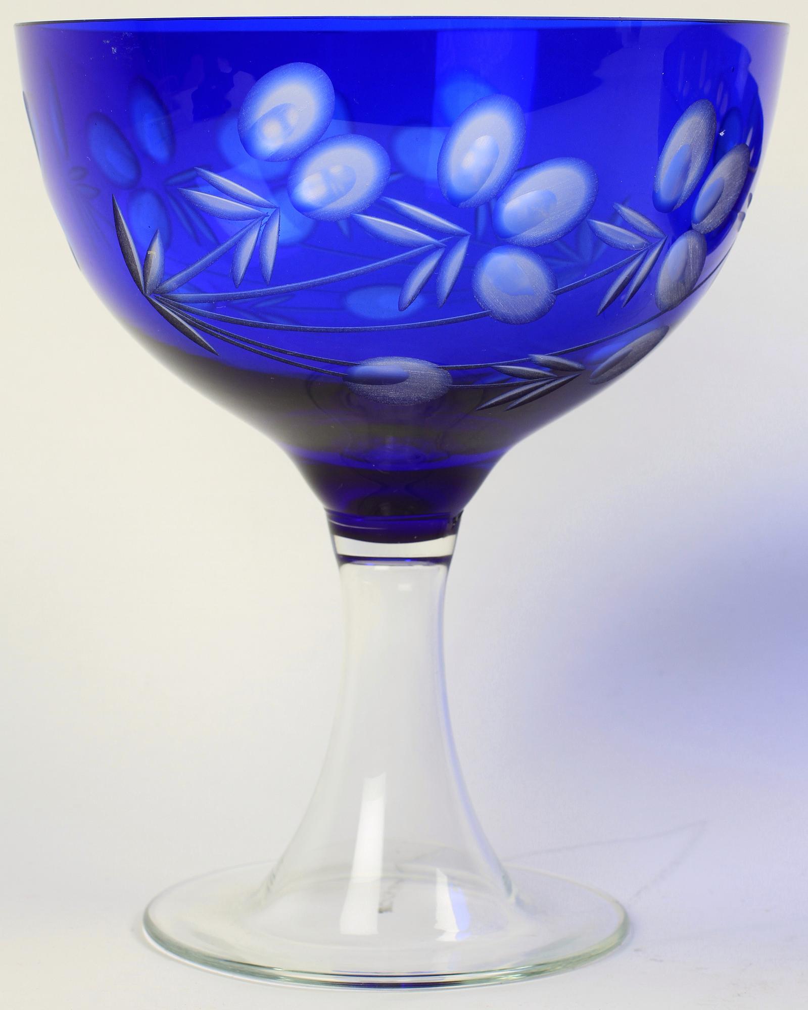 SKÅLAR, 3 st, glas och flintgods, bla 1800-tal.