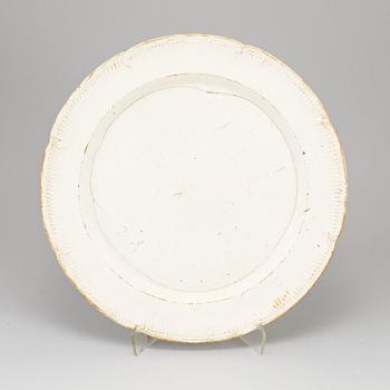 FAT, flintgods. Rörstrand, 1700-talets slut, samt SÅSSNIPA, troligen 1800-tal.