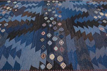 Barbro Nilsson, matto, "Tånga blå", flat weave, ca 226 x 151-154 cm, signed AB MMF BN.