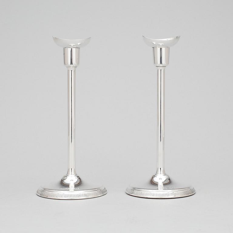 LJUSSTAKAR, ett par, silver, Einar Axelsson, GAB, Stockholm, 1971.