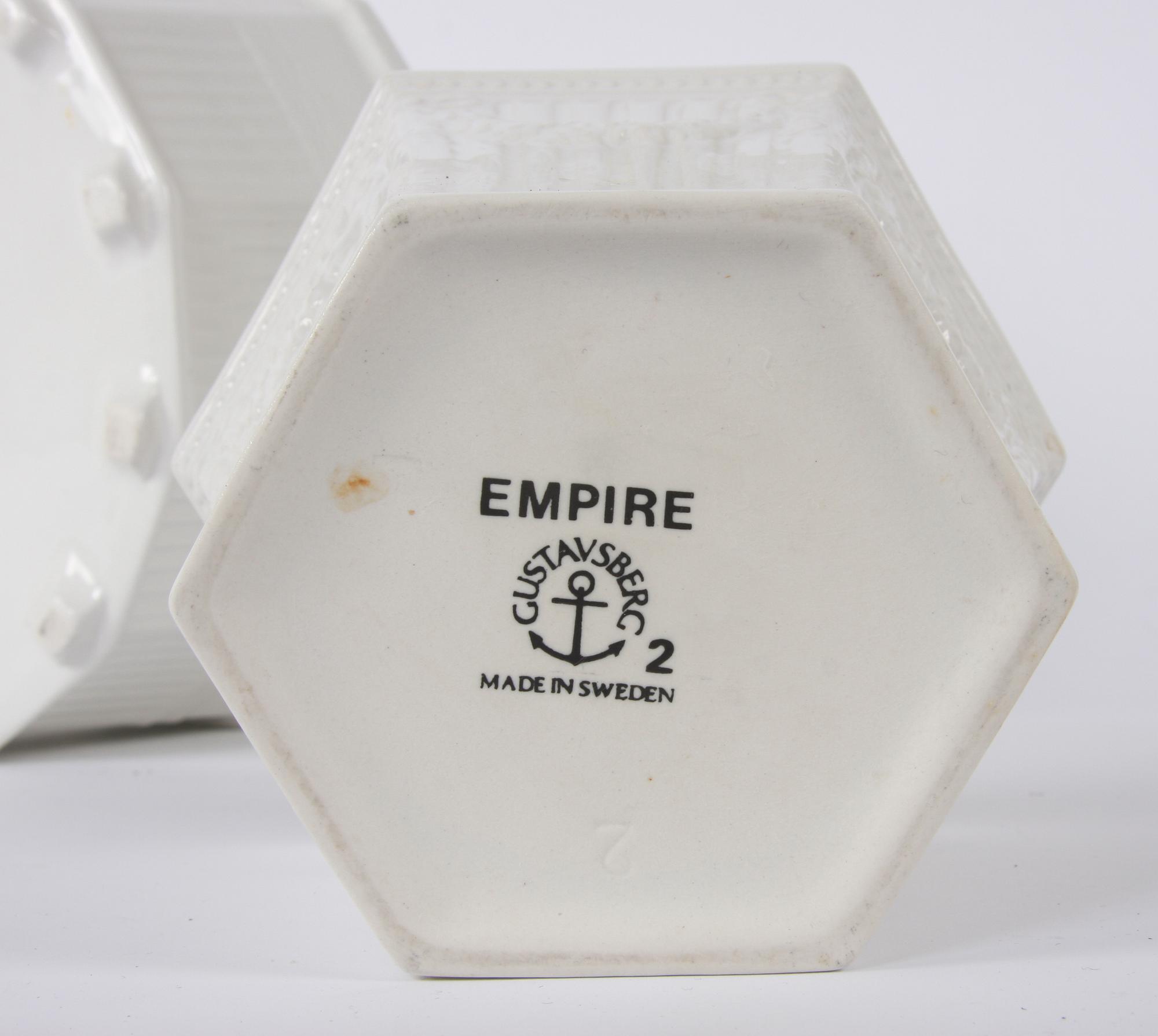 YTTERFODER, 1+1+2(+1), porslin, prins Eugens "Waldemarsudde". Gustafsberg.