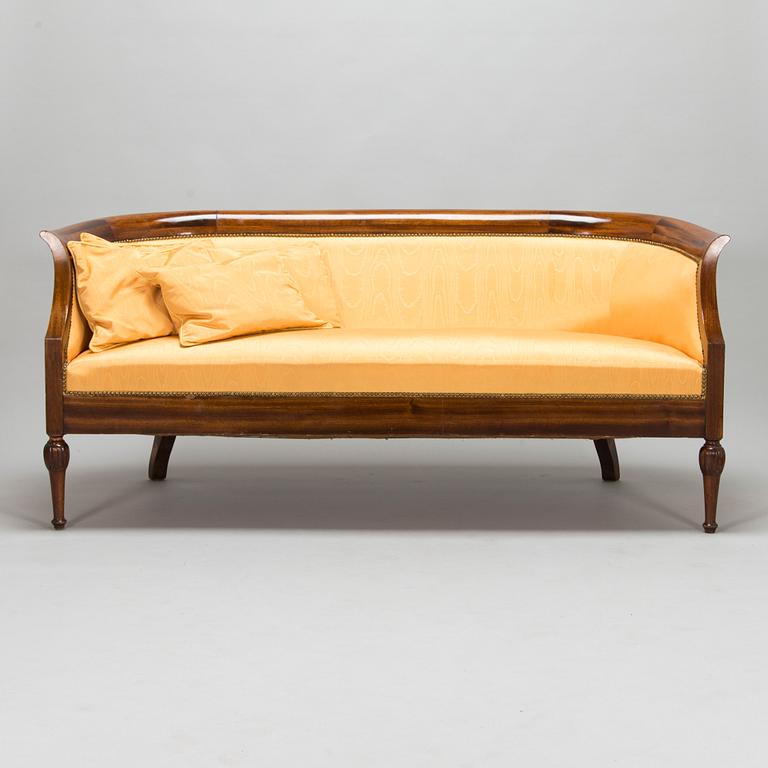 Sohva, mahonki ja mahonkiviilu, 1920-30-luku.