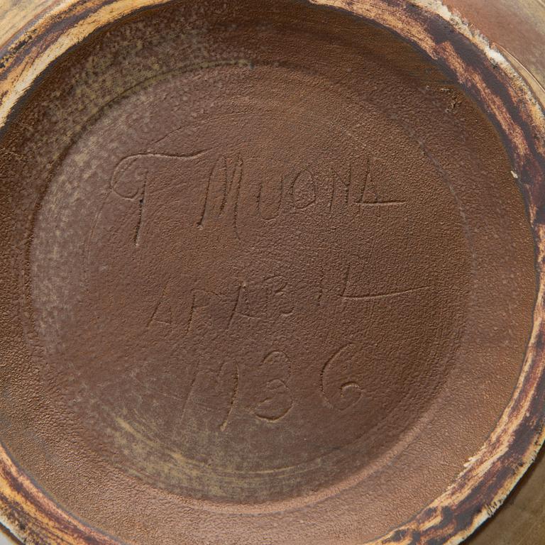 A stoneware bowl signed T. Muona Arabia 1936.