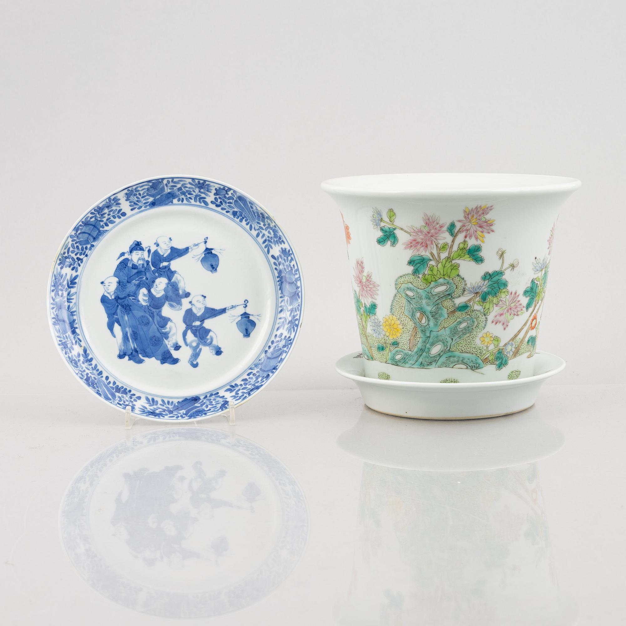 A porcelain plate and a flower pot with stand, China, 19th & 20th century.