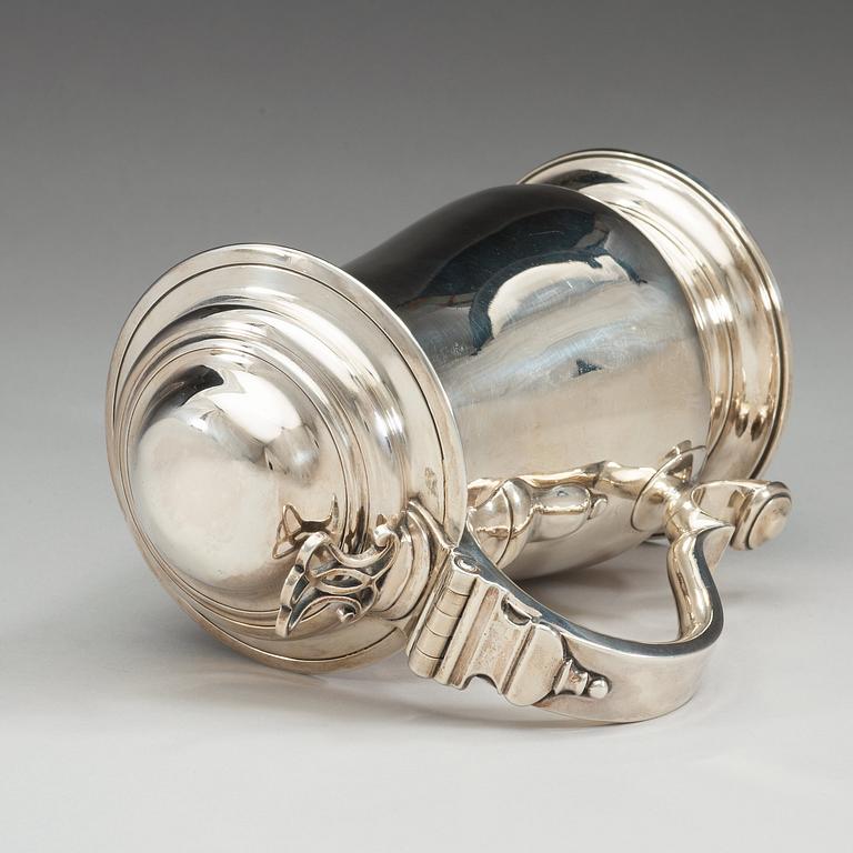 An English 18th century silver tankard, possibly of John Swift, London 1759.