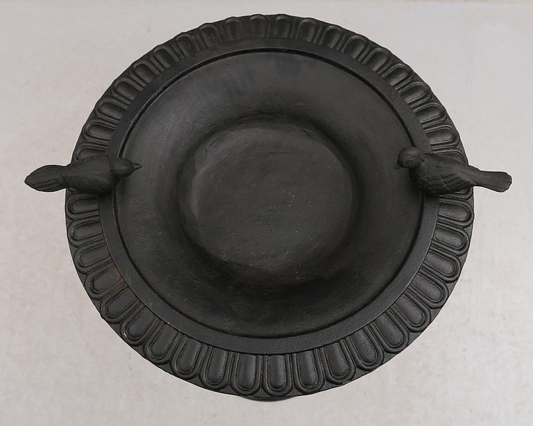 FÅGELBAD, gjutjärn, modern tillverkning.