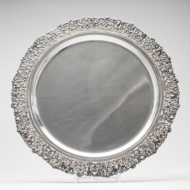 FAT,1 st silver, Spanien bär finska importstämplar. Vikt ca 193 g. FAT, 3 st, märkt alpacka, 1900-talets senare hälft.